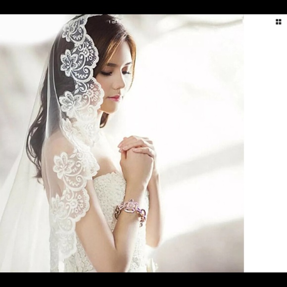 NEW Beautiful veil with lace trim no comb - Picture 2 of 7